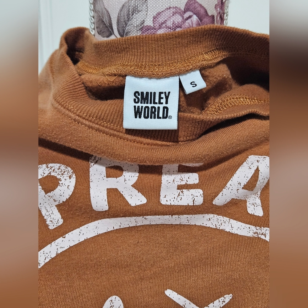 Smiley World Sweatshirt - Picture 3 of 3
